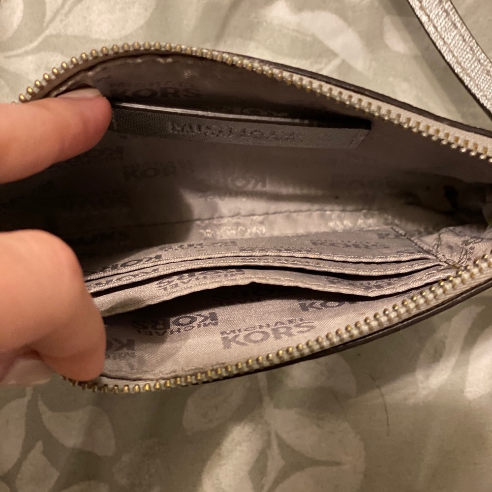 Michael Kors wristlet/wallet - Picture 3 of 3